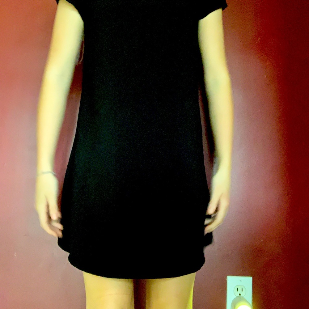 Black loose fitting dress!
